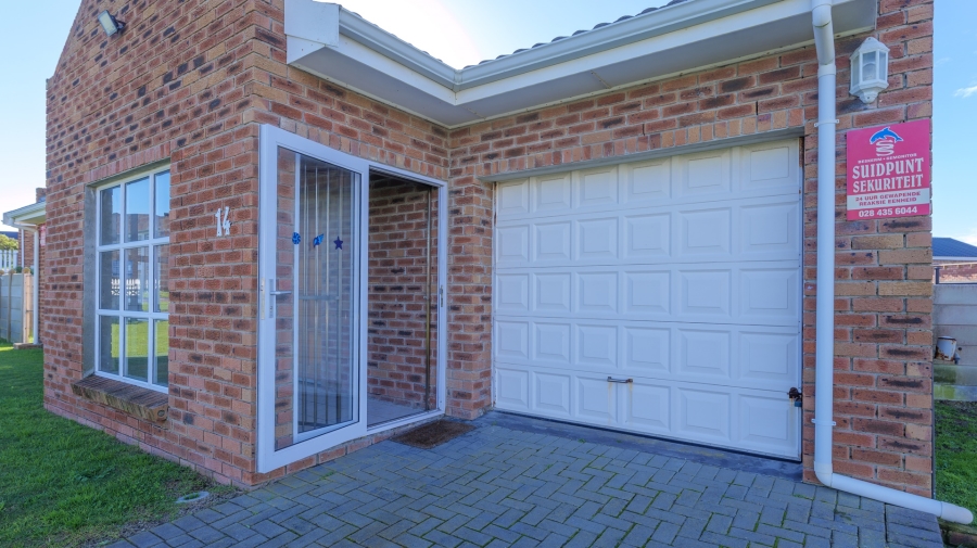 3 Bedroom Property for Sale in Struisbaai Western Cape